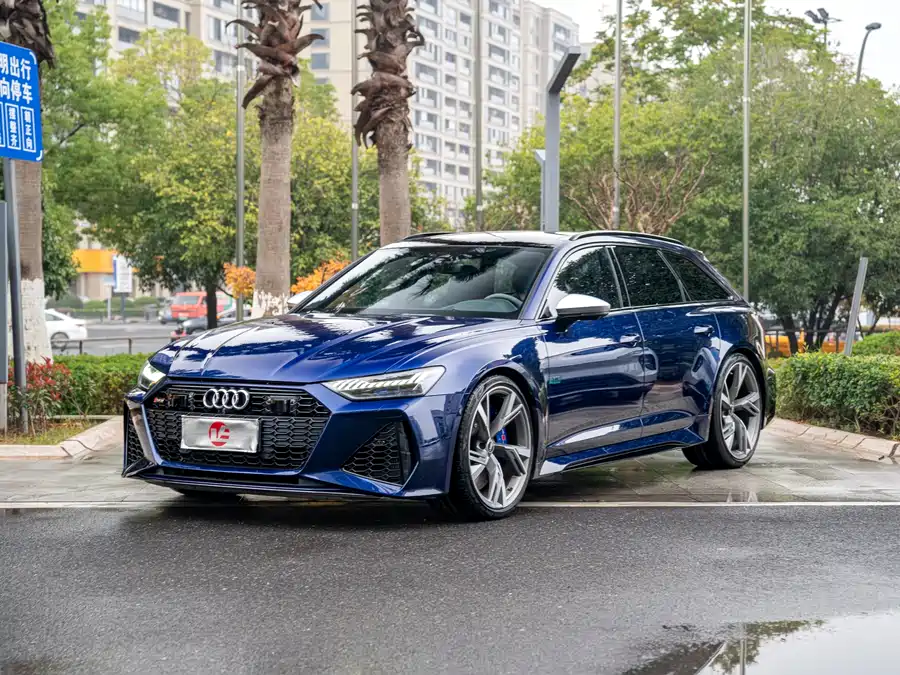 Audi RS 6 2021 Гибрид