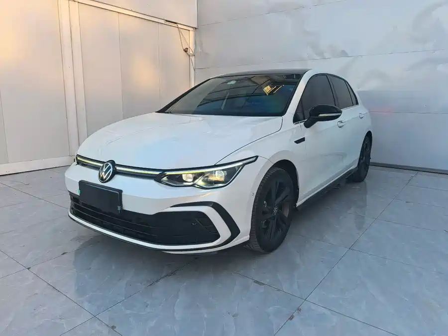 Volkswagen Golf 2021 Бензин