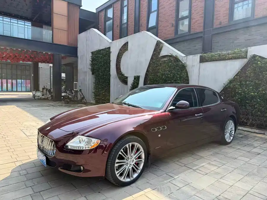 Maserati Quattroporte 2011 Бензин