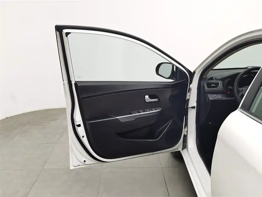 Kia K2 2016 Бензин