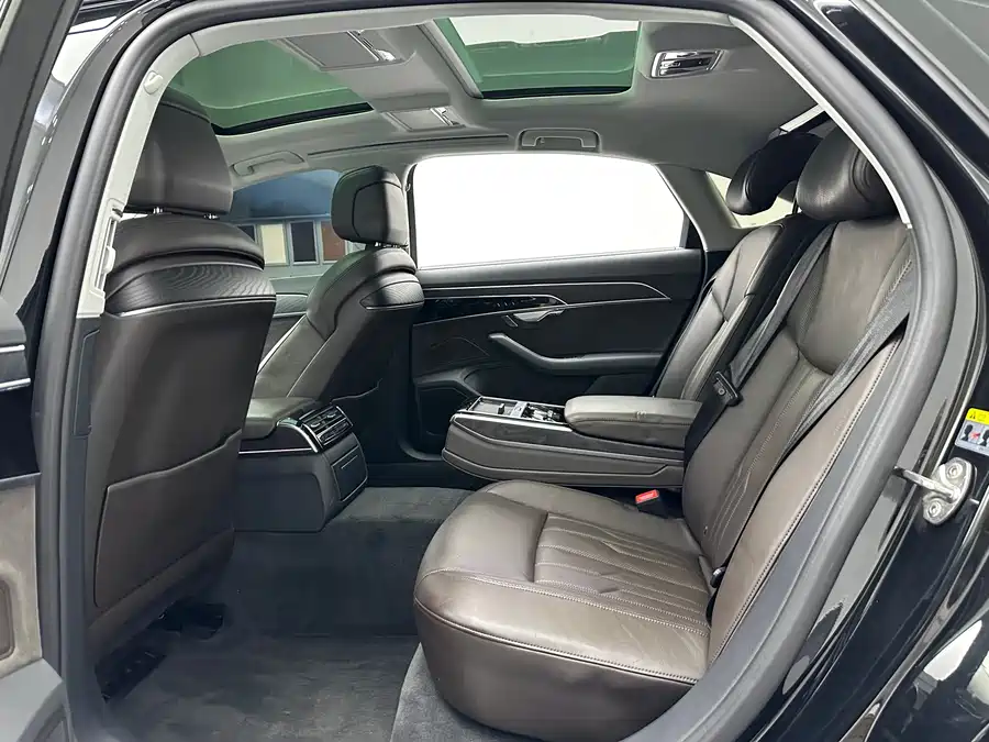 Audi A8 2019 Гибрид