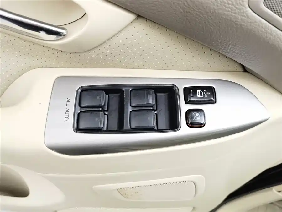 Toyota Prado 2010 Бензин