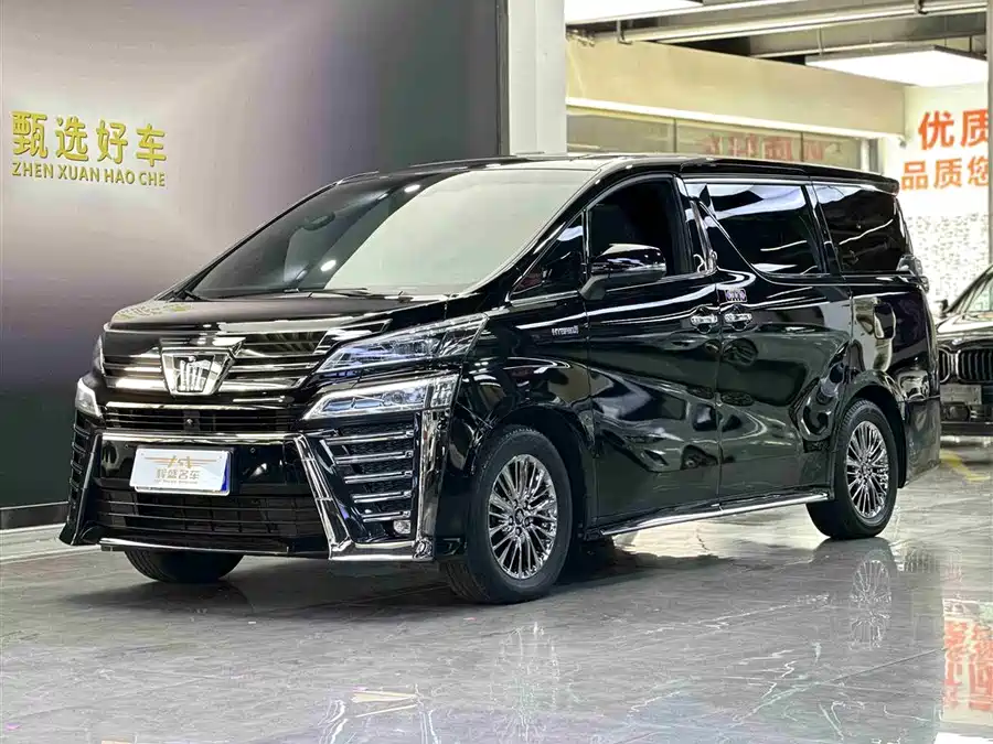 Toyota Vellfire 2022 Гибрид