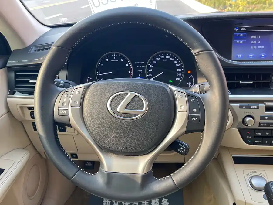 Lexus ES 2013 Бензин