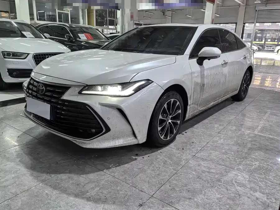 Toyota Avalon 2023 Бензин