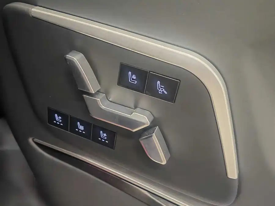 Mercedes-Benz Vito 2025 Гибрид