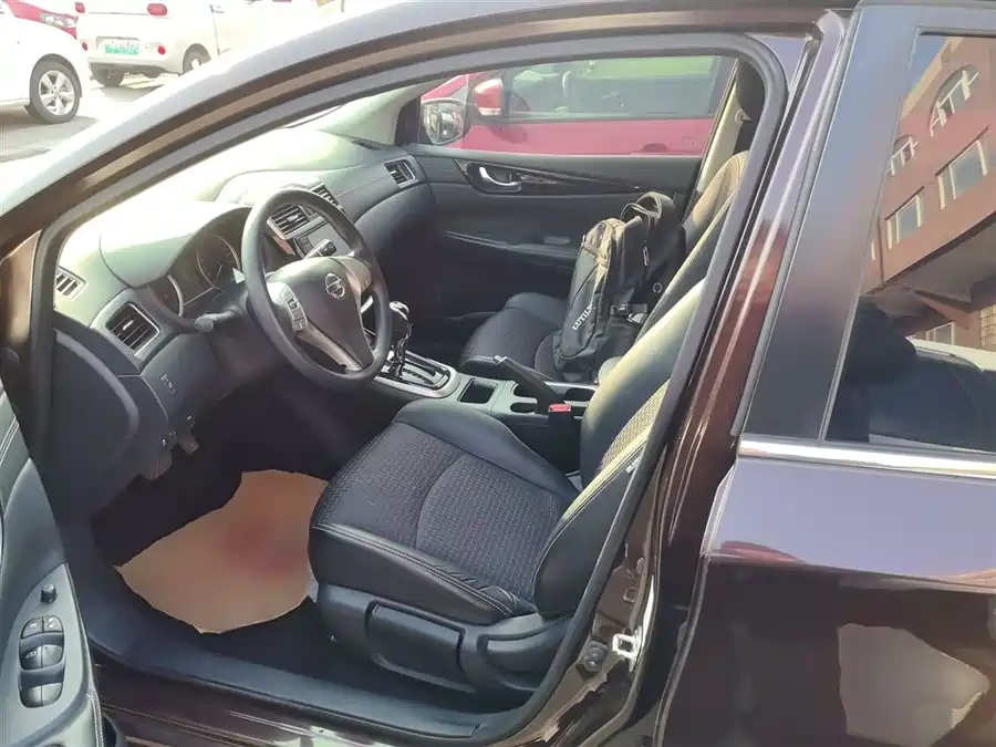 Nissan  Tiida 2017 Бензин