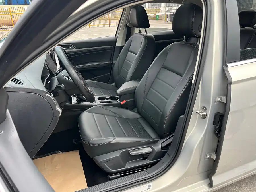 Volkswagen Lavida 2021 Бензин