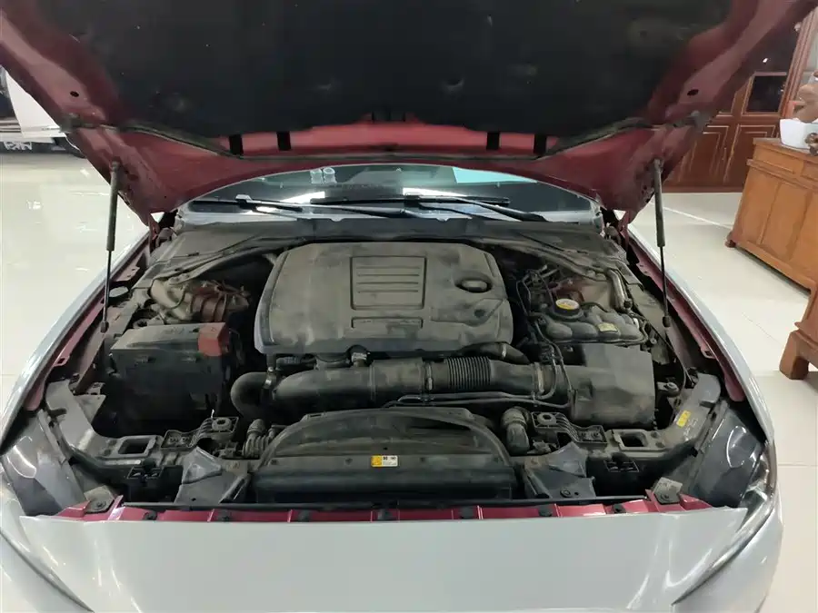 Jaguar XEL 2019 Бензин