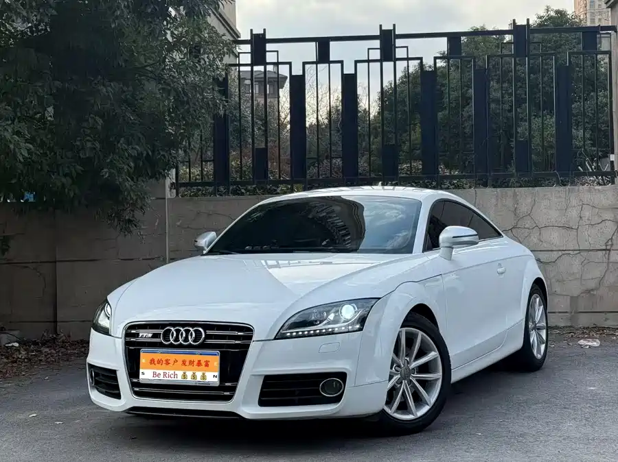Audi TT 2012 Бензин