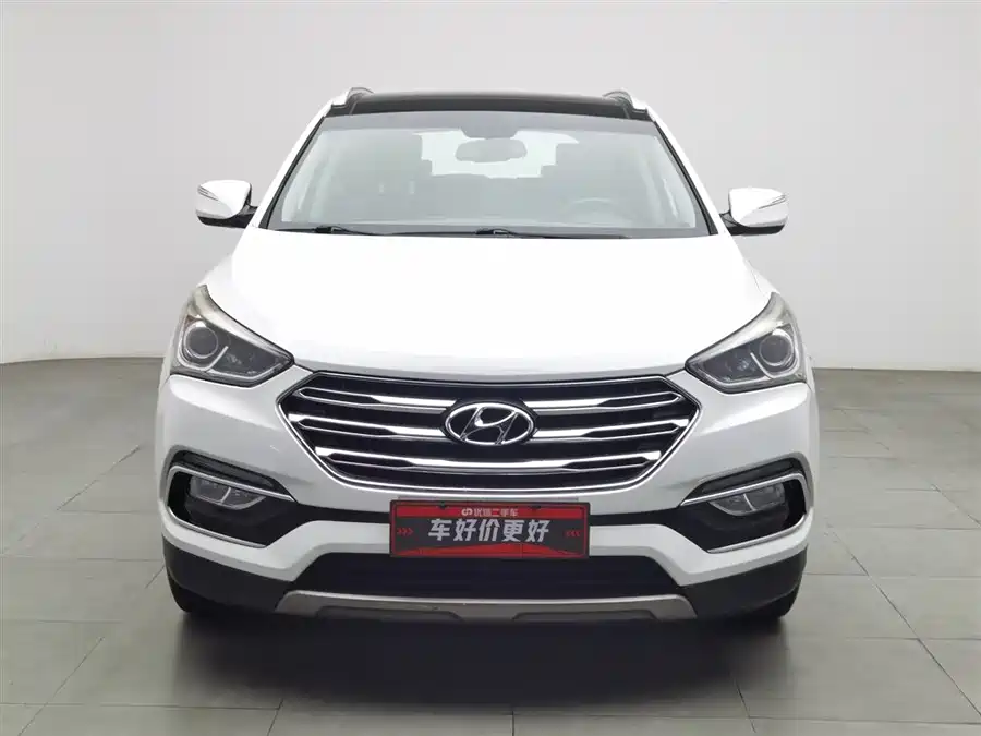 Hyundai Santa Fe 2018 Бензин