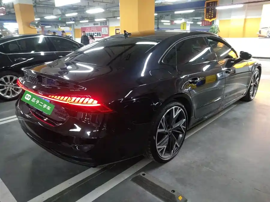 Audi A7L 2023 Бензин