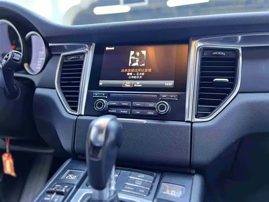 Porsche Macan 2017 Бензин