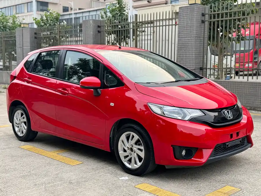 Honda Fit 2015 Бензин