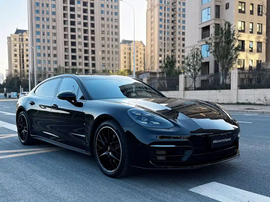 Porsche Panamera 2023 Бензин