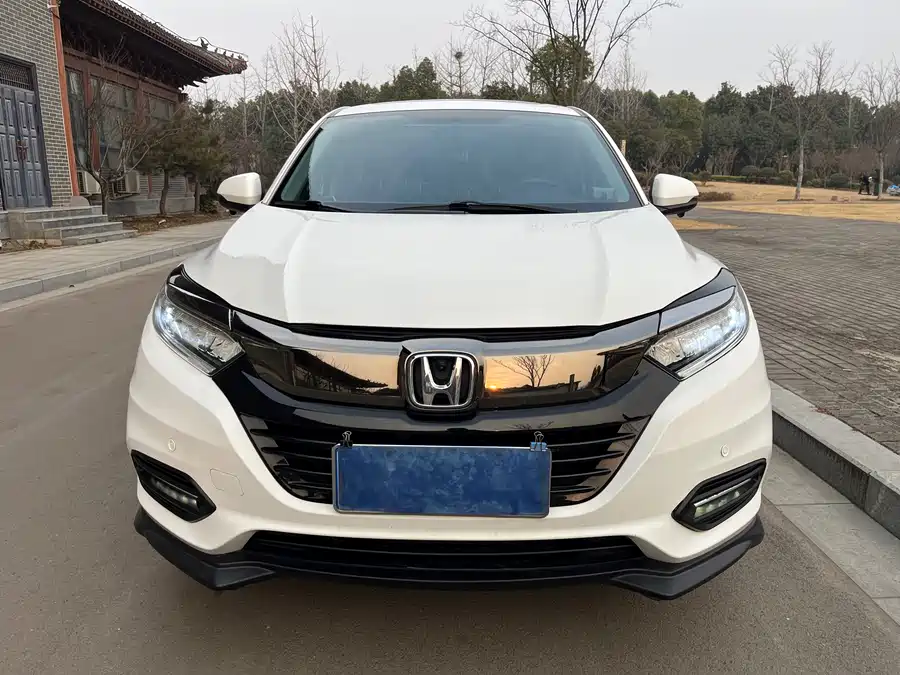 Honda Vezel 2022 Бензин