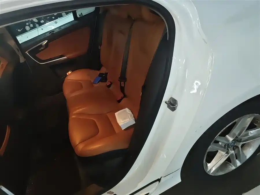 Volvo S60 2014 Бензин