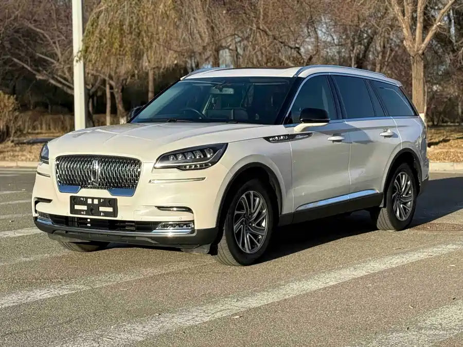 Lincoln Aviator 2020 Бензин