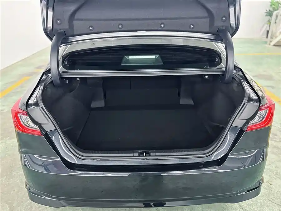 Toyota Camry 2024 Гибрид