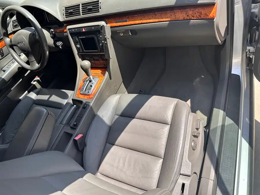 Audi A4 2004 Бензин