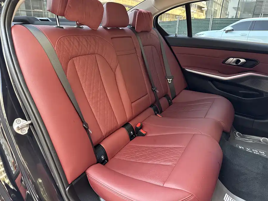 BMW 3 Series 2023 Бензин