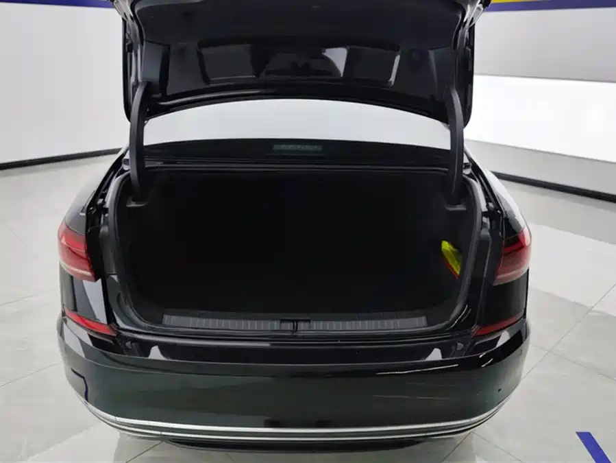 Volkswagen Passat 2023 Бензин