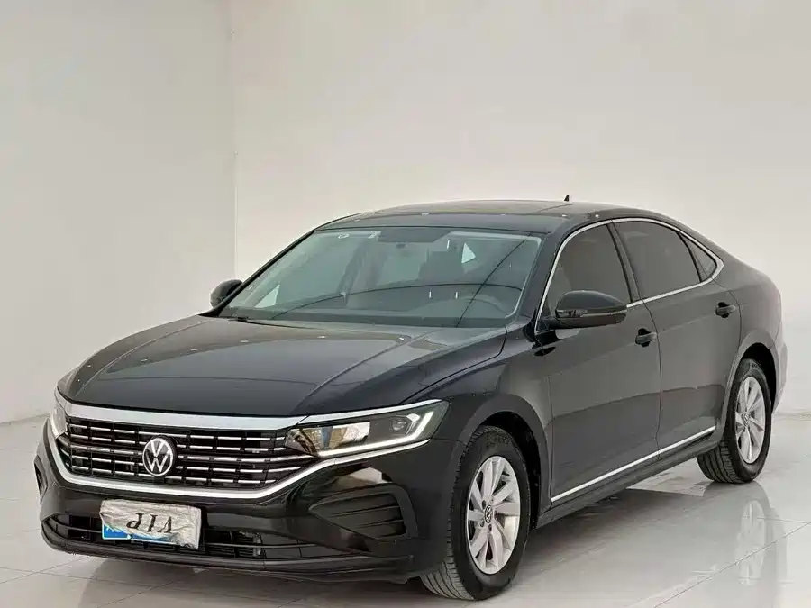 Volkswagen Passat 2023 Бензин
