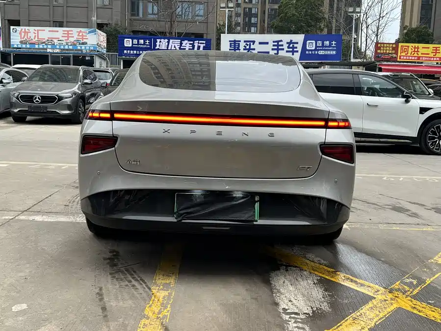 Xpeng P7 2022 Электрический