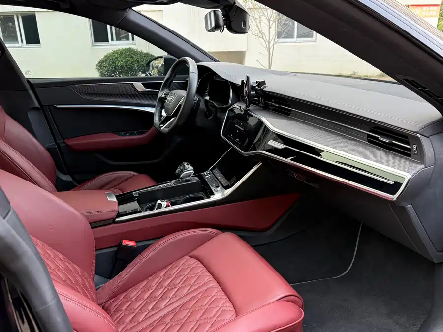 Audi A7L 2024 Бензин