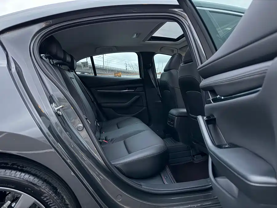 Mazda3 Axela 2024 Бензин