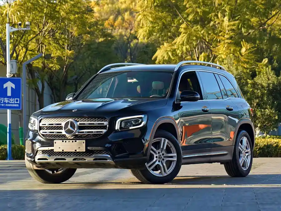 Mercedes-Benz GLB 2023 Бензин