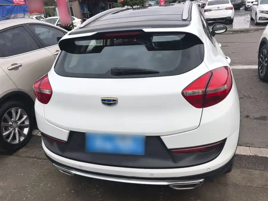 Geely Emgrand GS 2017 Бензин