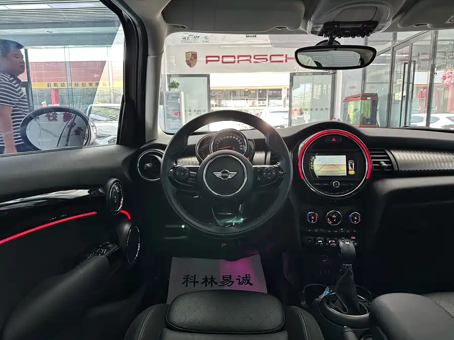 MINI 2018 Бензин