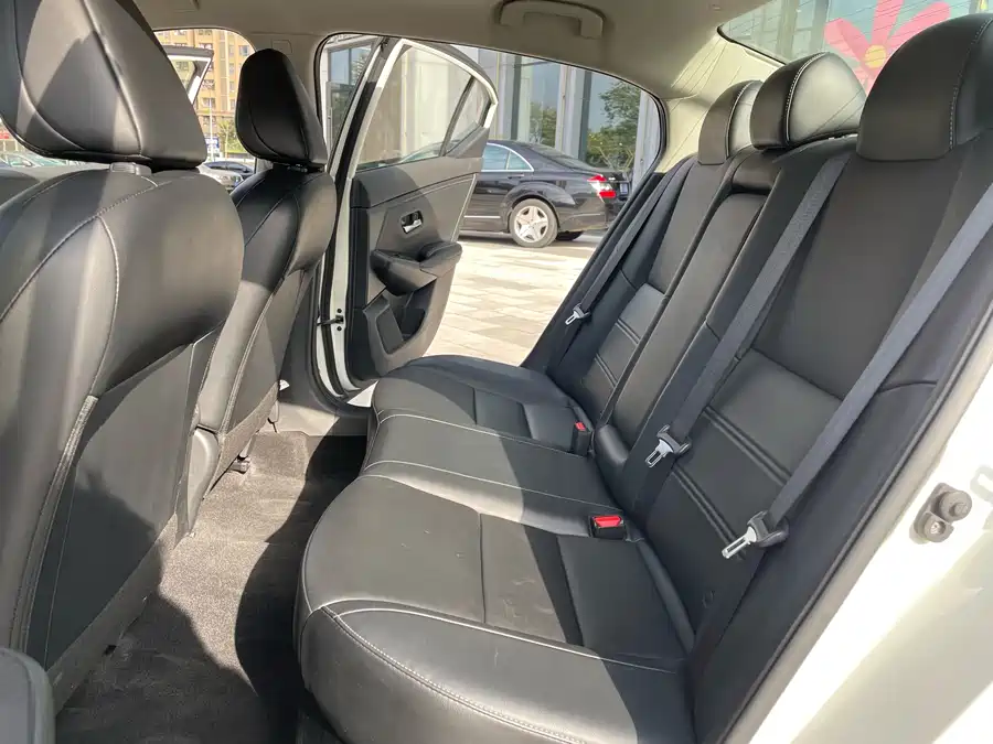 Nissan Sylphy 2021 Бензин