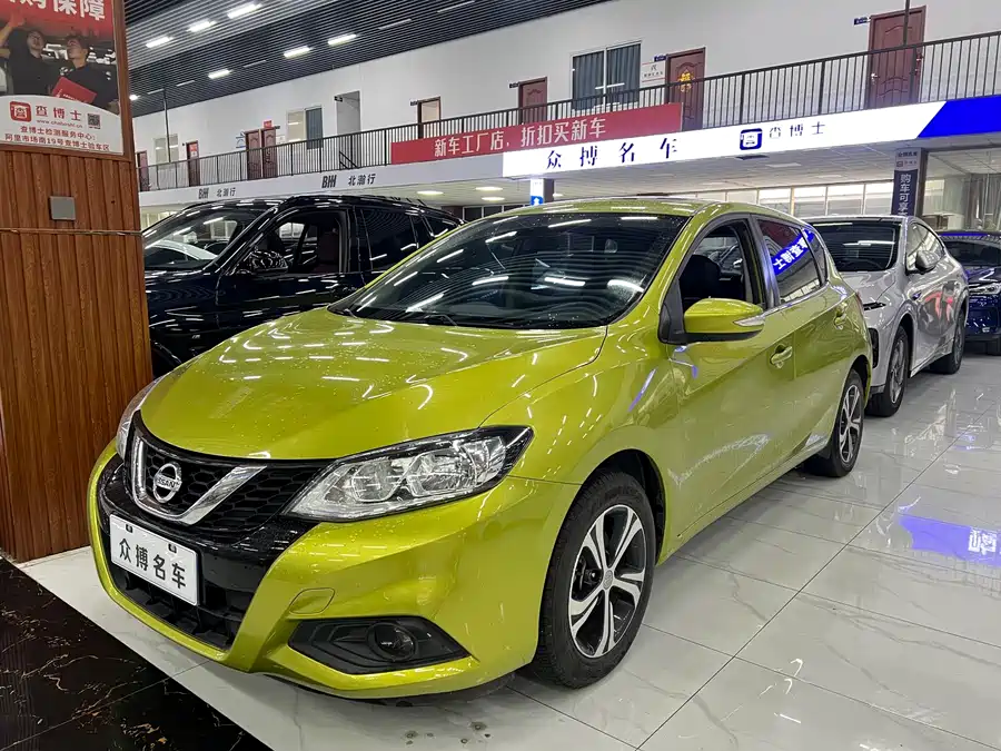 Nissan  Tiida 2017 Бензин