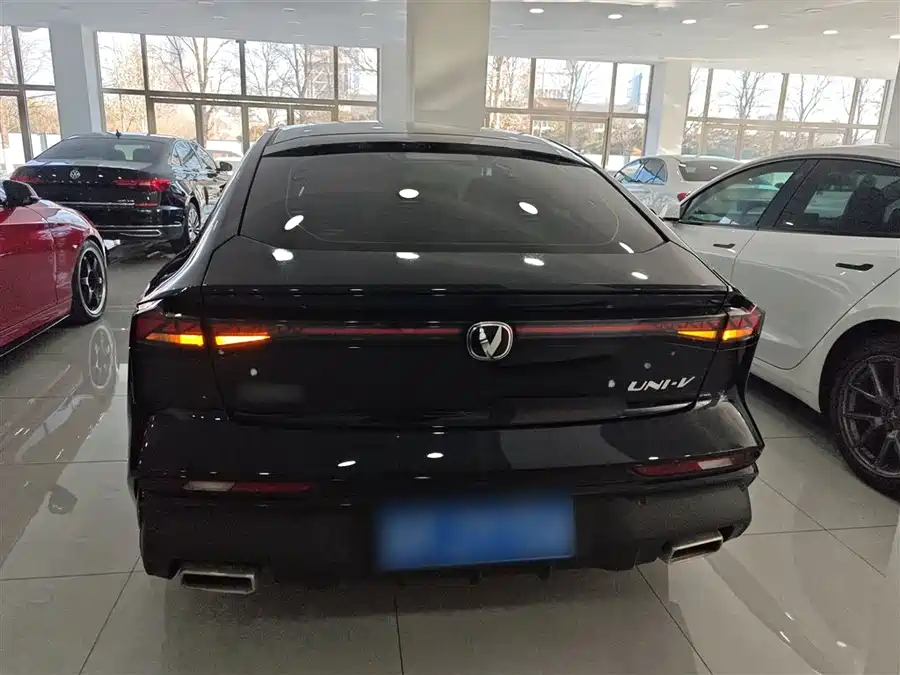 Changan UNI-V 2025 Бензин