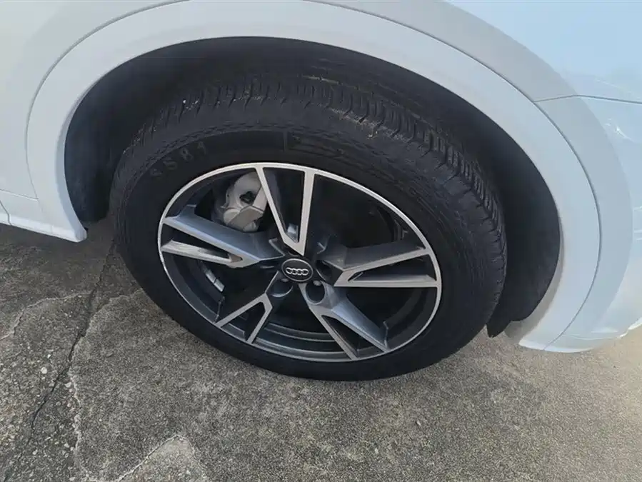 Audi Q5L 2019 Бензин