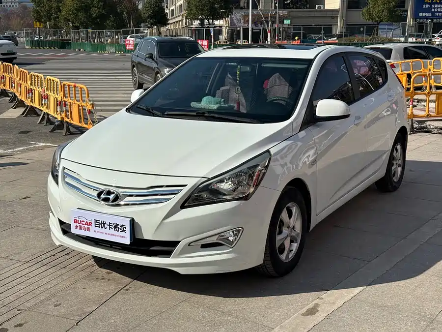 Hyundai Verna 2016 Бензин