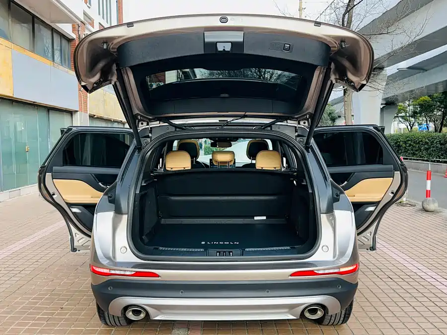 Lincoln Corsair 2022 Бензин