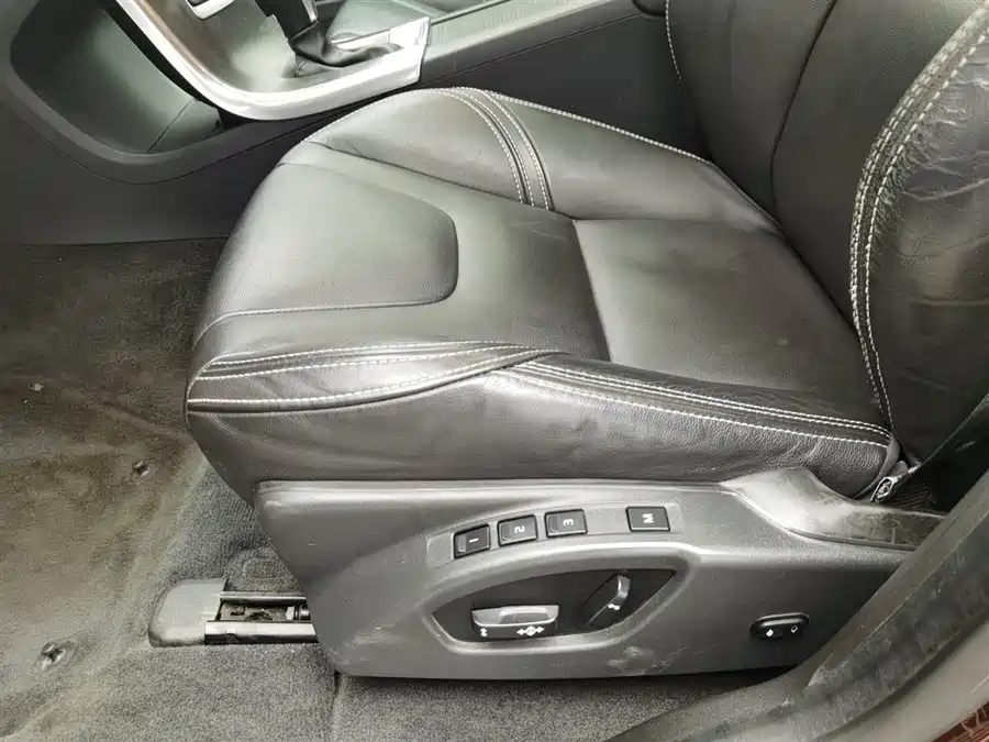 Volvo XC60 2015 Бензин