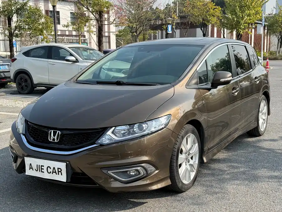 Honda Jade 2015 Бензин