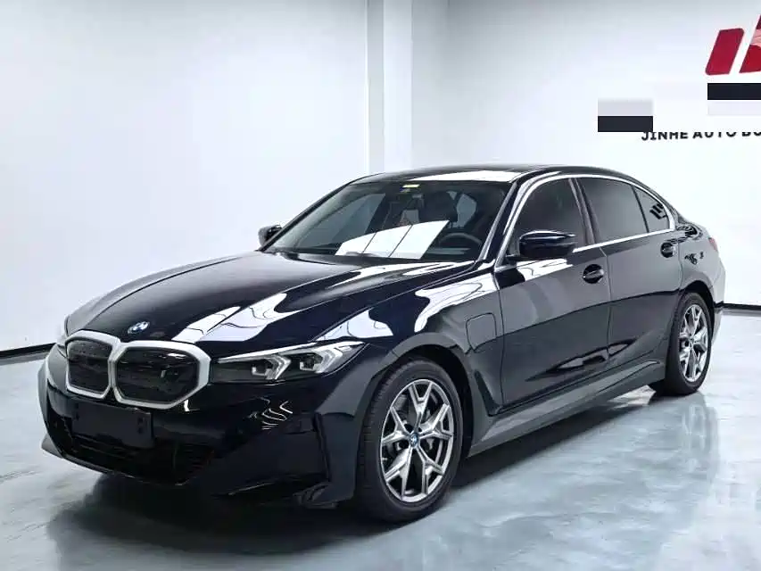 BMW i3 2023 Электрический