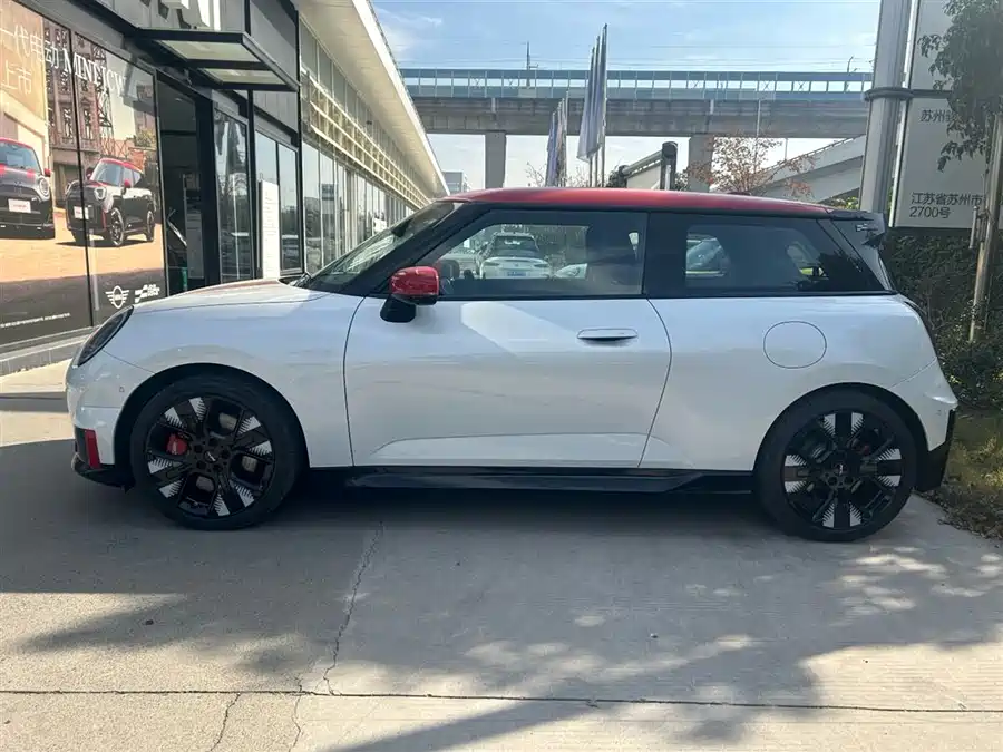 MINI JCW 2026 Электрический