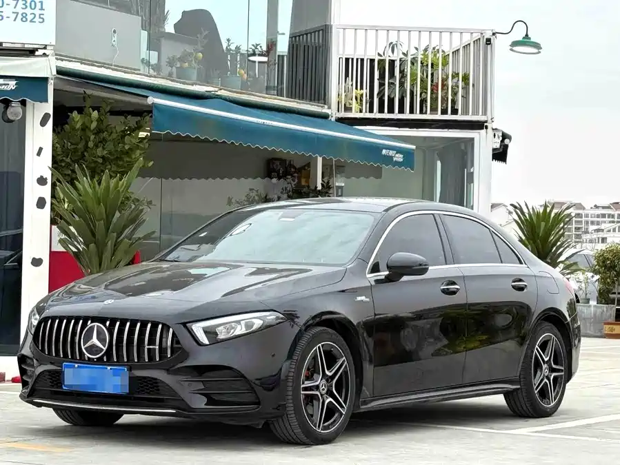 Mercedes-Benz A-Class 2019 Бензин