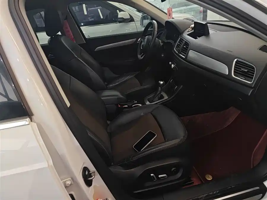 Audi Q3 2018 Бензин