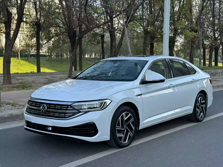 Volkswagen Sagitar 2023 Бензин