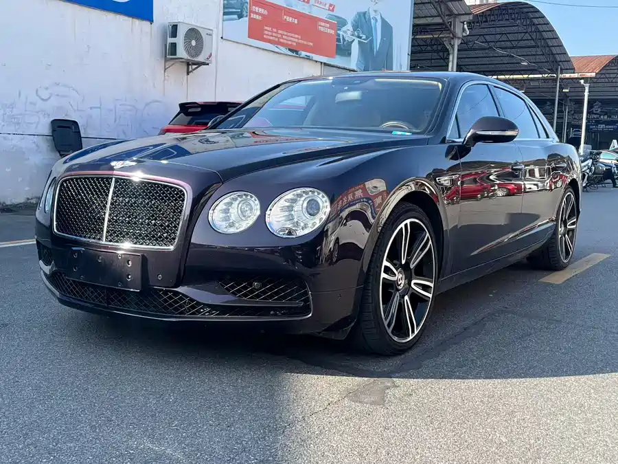 Bentley Flying Spur 2018 Бензин