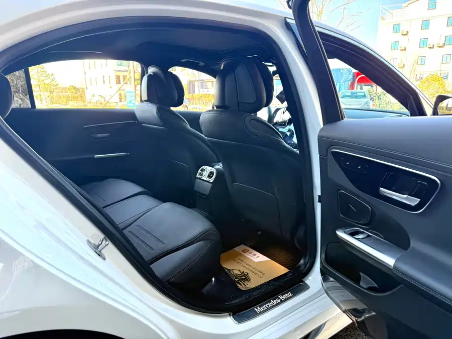 Mercedes-Benz C-Class 2025 Гибрид