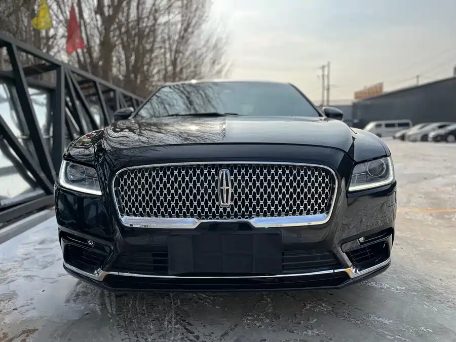 Lincoln Continental 2018 Бензин