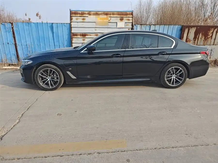 BMW 5 Series EV 2020 Подключаемый гибрид